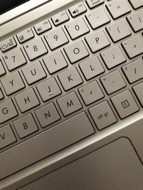 笔记本键盘怎么拆（笔记本键盘的安装教程） | 说明书网