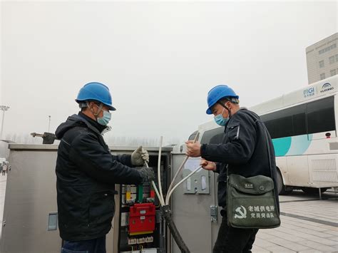 许昌网-长葛市供电公司： 113人，5小时，为23台移动方舱实验室紧急送电！