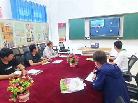 教育部民族司调研组到上海市群益职业技术学校视察内职班工作