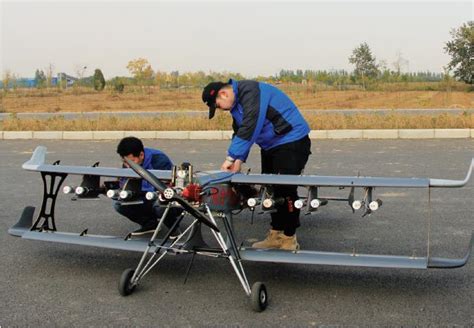 邢台：无人机增雨飞机试飞测试成功