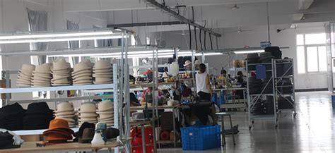 亚洲最大衣帽板房帽子生产车间