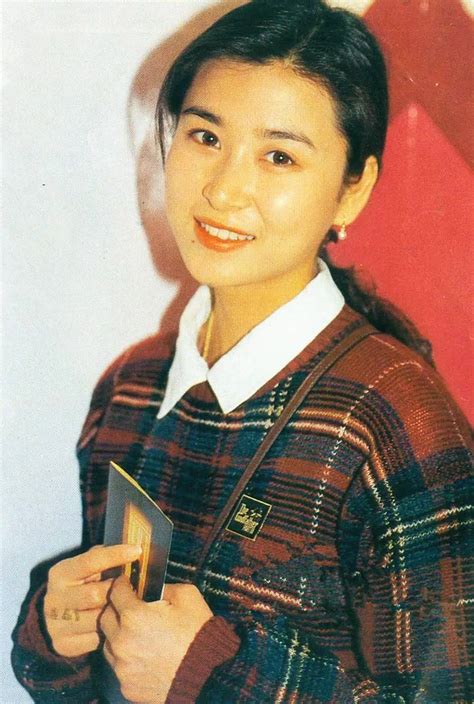 1994年，"晶女郎"吴雪雯，因拒拍"三级片"，当晚在家中被打断肋骨