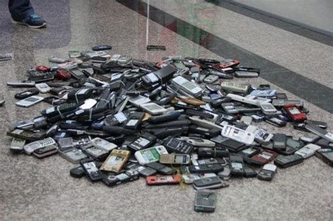 中国每年废弃手机近8000万部 造成极大环境污染_科技_腾讯网
