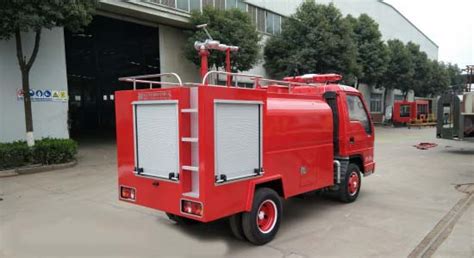 装水2吨的福田小型消防车多少钱一辆？