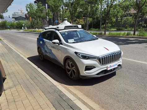在上海叫一辆无人驾驶出租车？三企业15辆车获浦东测试牌照_凤凰网