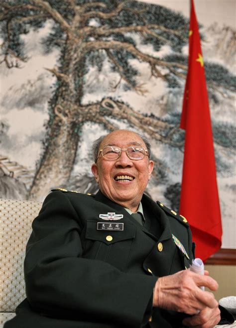 97岁“中国肝胆外科之父”吴孟超昨日院士退休