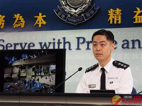 香港警方：推出10条反暴力爆料热线，休班警察配备伸缩警棍