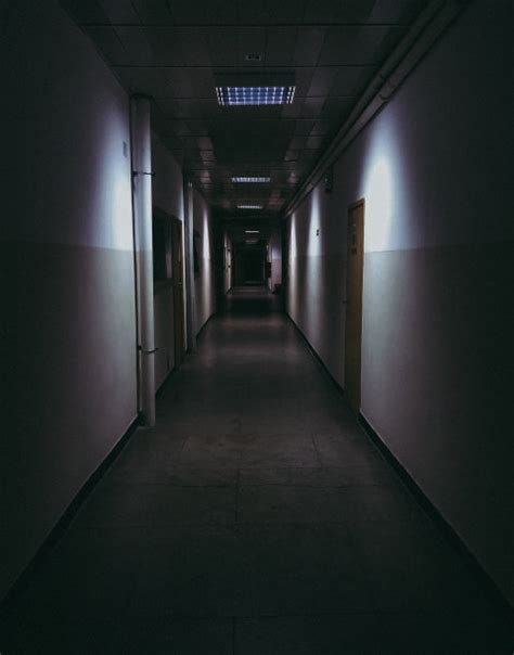 昏暗的走廊恐怖悬疑背景图片免费下载-千库网