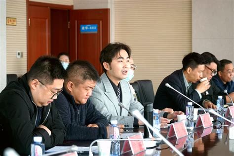银川市金凤区举行青年企业家创新创业座谈会