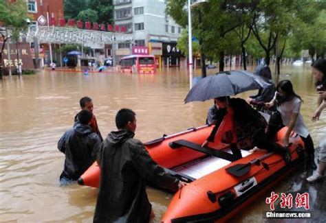 江西景德镇遭遇暴雨侵袭 城区内涝成泽国_海口网