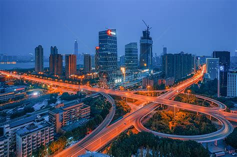 灯光璀璨的武汉解放大道城市夜景高清图片下载-正版图片500964446-摄图网