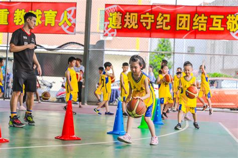新村社区开展篮球公益课程 提高青少年综合素质 - 集美报 - 东南网厦门频道