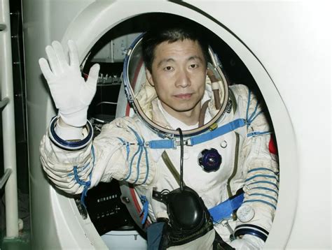 这11位中国人先后成功飞上太空，向“为国出征”的他们致敬 | 北晚新视觉