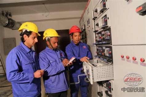 工厂圆满完成电子工程学院毕业实习-工程训练/大学生创新实践中心