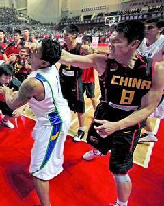 人民日报：球员球迷互殴 打的是篮协的脸|辽宁四川赛后冲突|篮协_凤凰体育
