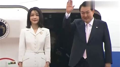 现场！韩国总统尹锡悦启程赴西班牙出席北约峰会 夫人金建希陪同_腾讯视频