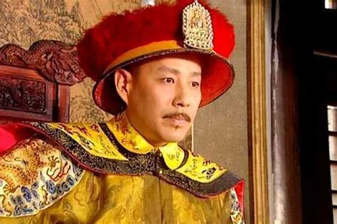 八岁登基，十三岁就有了孩子，那就是历史上传奇皇帝康熙！