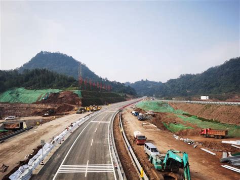 雅安市交通建设（集团）有限责任公司__雨名快速通道项目建设取得突破性进展