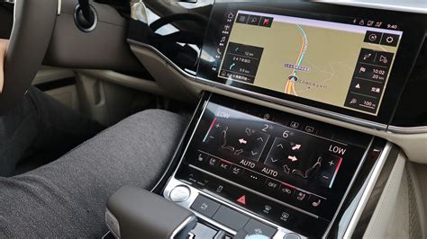 汽车中控线路板之如今汽车中控屏幕的尺寸越来越大，究竟多大的中控屏幕才能满足消费者的需求？