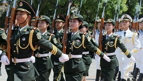 中国的三军仪仗队，30多年时间内，为何换发了5种军服？