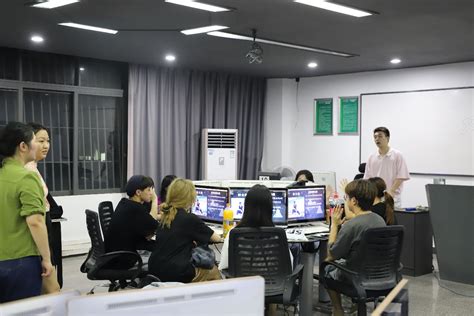 外语外贸学院 - 新闻中心 |引企入教，我院创新创业团队开展新媒体运营培训