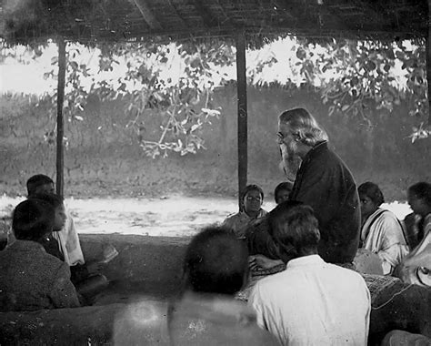 《泰戈尔传》：印度诗人泰戈尔的传奇一生