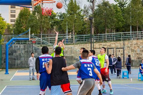 滇西区域公司与保山市政府、保山市智源中学开展篮球友谊赛、云南省城乡建设投资有限公司-官网