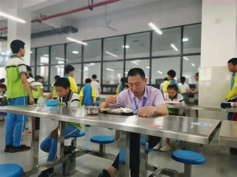 山东荣成荣获“中国学生营养餐示范城市”称号-人民图片网