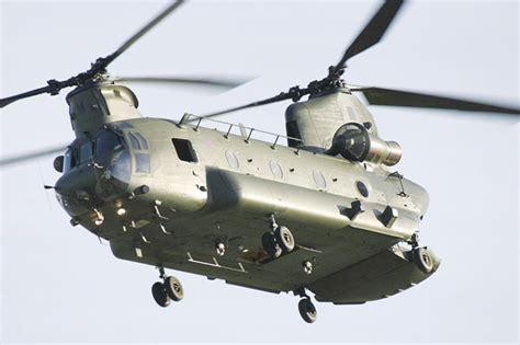 美国CH-47“支努干”多功能双螺旋桨运输直升机_空中网军事频道