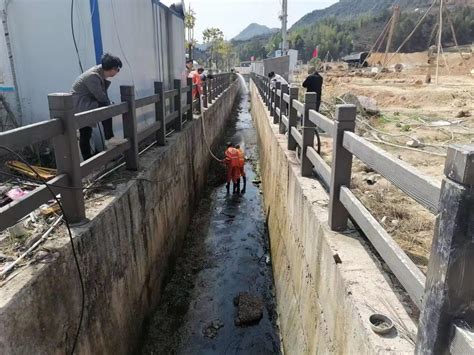 景宁县建设局开展生活垃圾分类处置中心周边卫生集中整治