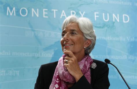 法国财长拉加德成IMF首位女总裁 四大挑战