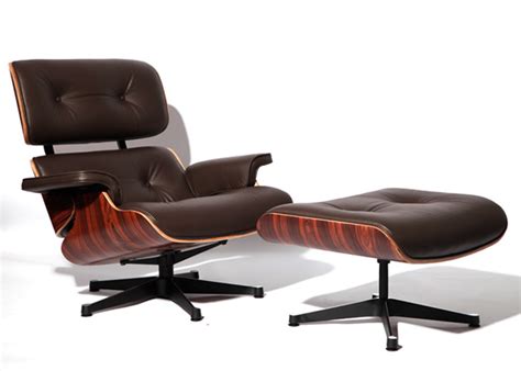 棕色伊姆斯休闲椅（Eames Lounge Chair In Brown Leather）