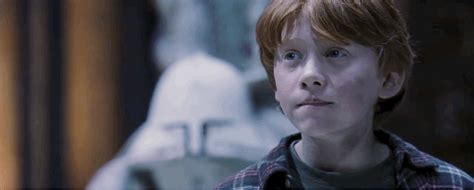 《哈利·波特》罗恩已升级当爸，哈利身边的那个男孩真的长大了