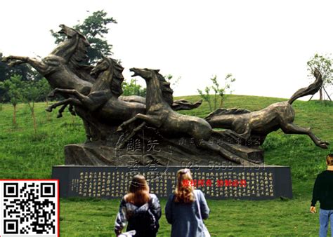 南京玻璃钢群马雕塑案例-园林景观-南京先登雕塑公司