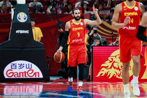 西班牙篮球国家德比，皇马男篮击败巴萨男篮夺得超级杯冠军_PP视频体育频道