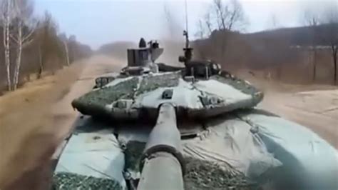 美媒：俄军接收8辆T90M新型坦克_凤凰网视频_凤凰网
