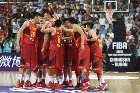 进步明显！08年输给中国男篮的球队，如今击败了拥有8名NBA球员的球队_东方体育