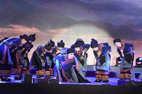 贵州毕节举办“花海毕节·洞天织金”特色民族文化展示活动 - 国际在线移动版
