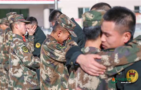 再见，“战位”！退伍老兵告别“江淮第一哨” - 中国军网