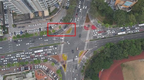 市民反映兴文路右转设置红绿灯后更拥堵？现场情况如何？
