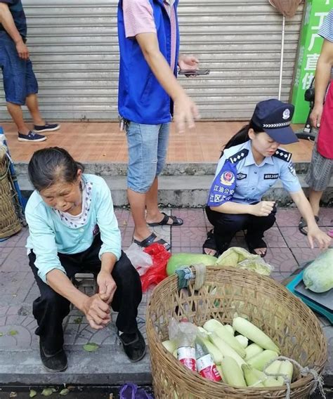 街上摆摊卖菜的老人高清图片下载_红动中国