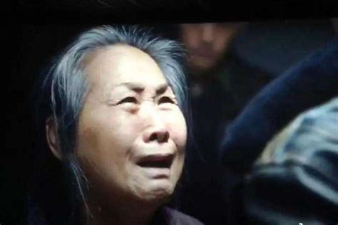 《药神》中70余岁老太太精湛表演，70字台词看哭无数网友