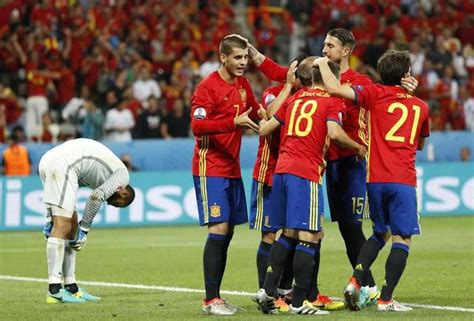情报：友谊赛西班牙VS葡萄牙，拉莫斯缺阵斗牛军团走势如何？_东方体育