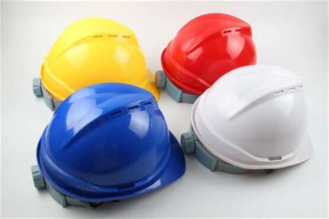 工地工人戴的安全帽颜色不同，有啥讲究？为什么安全帽还分级别|安全帽|帽子|颜色_新浪新闻