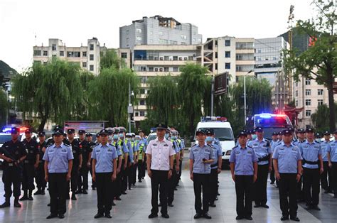 刘志强深入巡警支队调研并为新办公用房揭牌 | 赣州市公安局