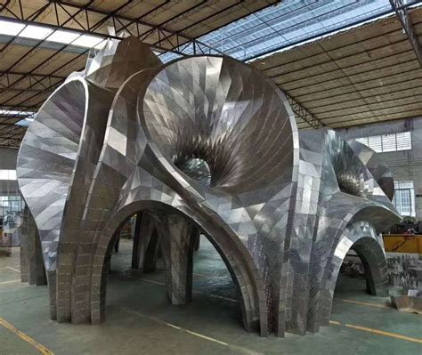 不锈钢雕塑厂：常见不锈钢雕塑造型