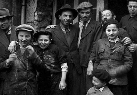 二战之前的东欧犹太人，罕见的笑脸老照片，让人难以忘怀的年代|犹太人|笑脸|东欧_新浪新闻