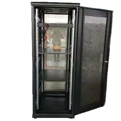 机柜采用优质镀锌钢板,整体焊接式结构，