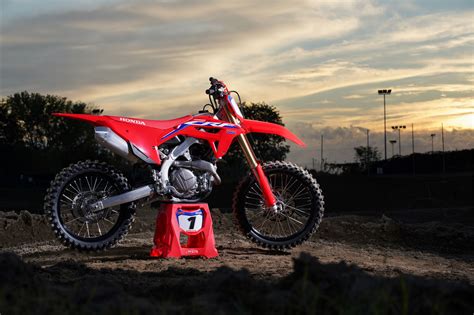 2019 Factory Yamaha 450 Photo Shoot - MotoXAddicts