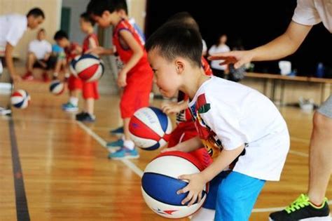 篮球培训班招生少儿篮球兴趣班招生-H5模板_人人秀H5_rrx.cn